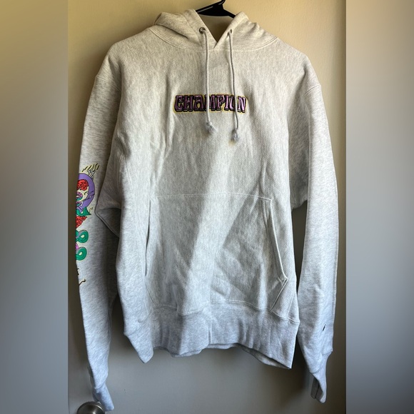 NWT Champion Gray Sweatshirt Classic Pullover Style - Picture 1 of 5